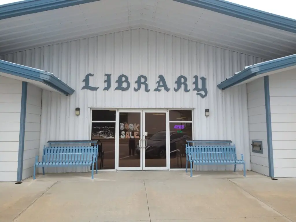 Enterprise library with solar benches